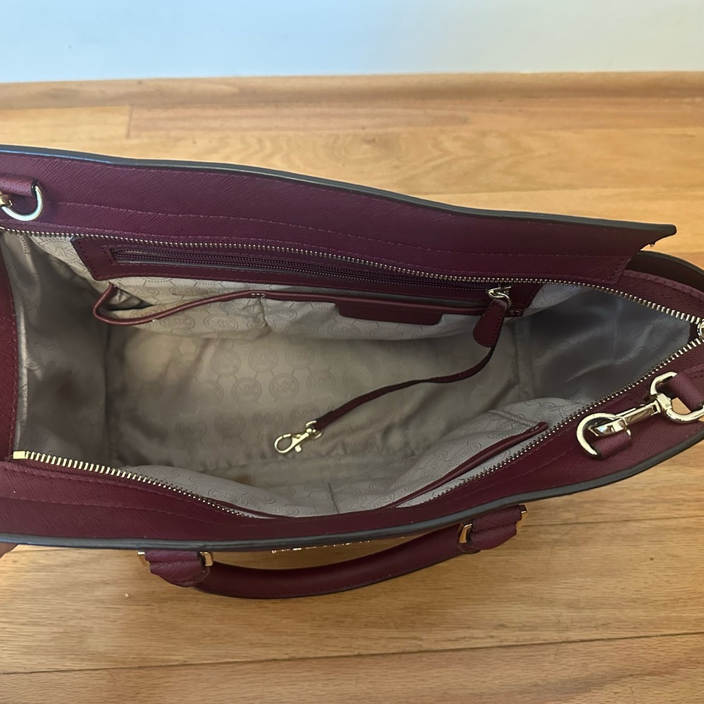 Michael Kors Burgundy Selma Largr Satchel Structured Leather Gold Hardware - Picture 3 of 4